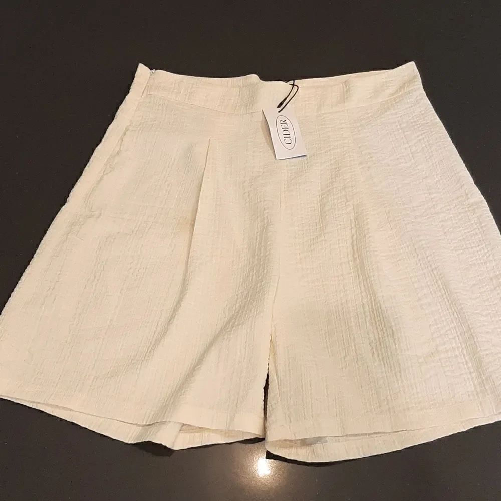 CIDER High Waist Cream Shorts NWT